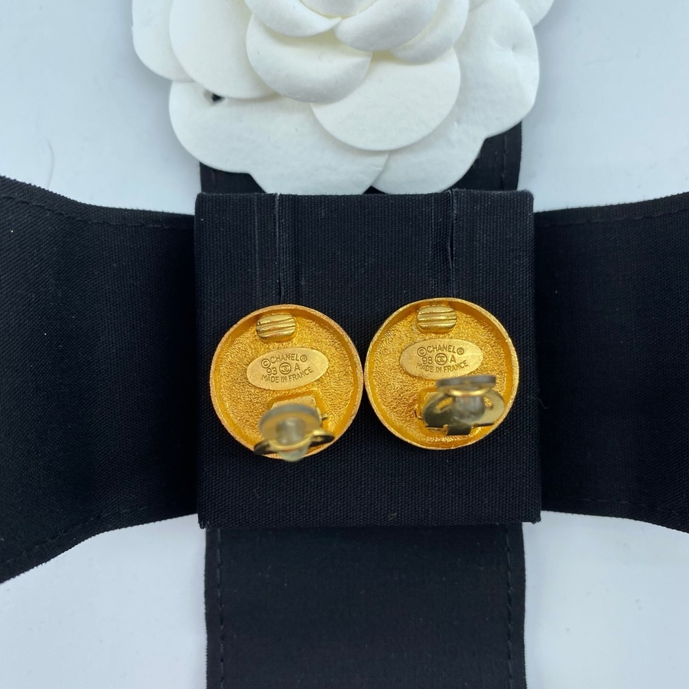 Chanel vintage gold ear clips - Picture 4 of 7